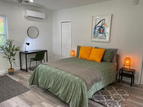 Casa Habana Studios Room Type - One-Bedroom Apartment