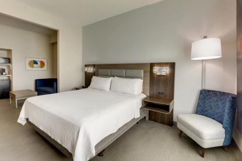 Holiday Inn Express Hotel & Suites Richmond an IHG Hotel - image 6