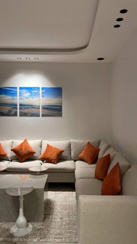 شقة دورين بغرفتي نوم ومطبخ near Janadriyah Festival