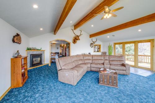 Corvallis 'Coyote Creek House' w/ Mountain Views! in Corvallis