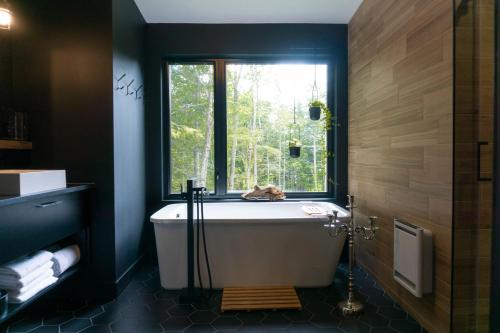 Fürdőszoba, Pur Nature et Spa Owl's Head in Mansonville (QC)