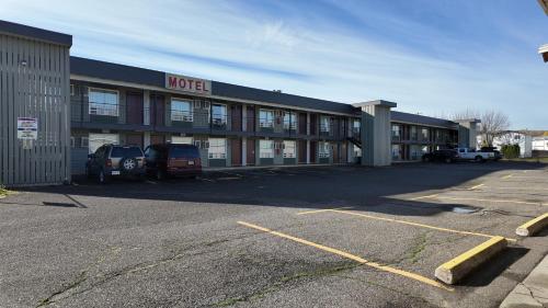 Exterior view, Prince Motel in Prince George (BC)