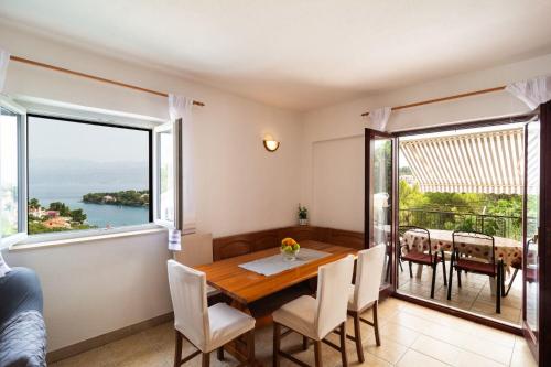 Three-Bedroom Apartment image 9