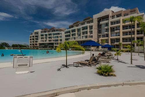 Swimming pool, Lujoso A Estrenar/Oasis Laguna Cristalina 2BR in Punta de Canoa