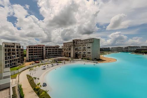 Swimming pool, Lujoso A Estrenar/Oasis Laguna Cristalina 2BR in Punta de Canoa