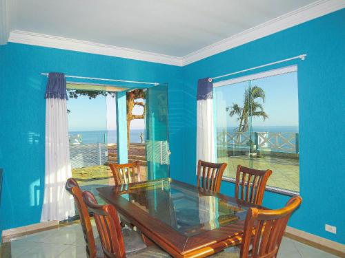 Casa costeira com vista e área gourmet no Borrifos (Casa costeira com vista e area gourmet no Borrifos) in Praia de Itapecerica