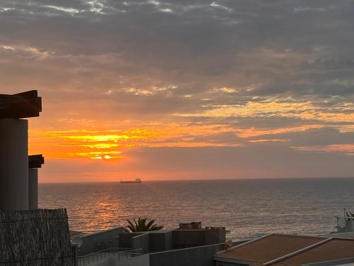 View, Ocean Dream Dolphin View in Rand Rifles