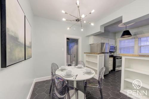 Relaxing Retreat in Memphis Apartment thumb 3