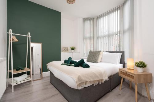 spacious 5 bedroom house - Liverpool - Free parking - contractors, Liverpool (fotografie 3)