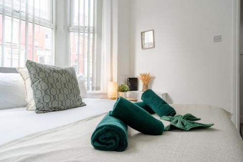 spacious 5 bedroom house - Liverpool - Free parking - contractors, Liverpool (fotografie 9)