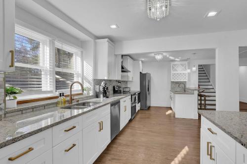 7br Atlanta Homeopen Layout, Sleeps16 With11beds in Lindridge-Martin Manor