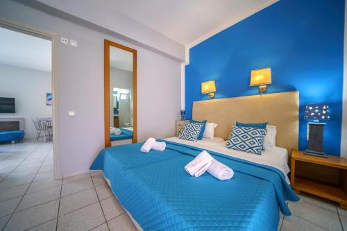 Manos Studios Room Type - Two-Bedroom Apartment