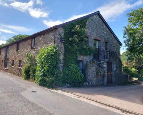 Brook Barn, Malborough
