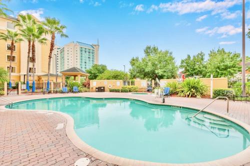 Condo King Bed Unit Near Disney with Pool & Hot Tub in Orlando, USA