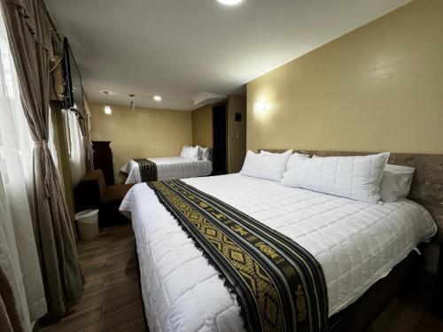 1 king bed, 1 queen bed