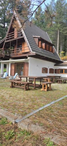 Chalet Natura La terrazza sul lago gîte à louer Marchicelli