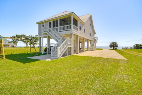 Walk to Beach Oceanfront Home with Outdoor Kitchen in Waveland, USA