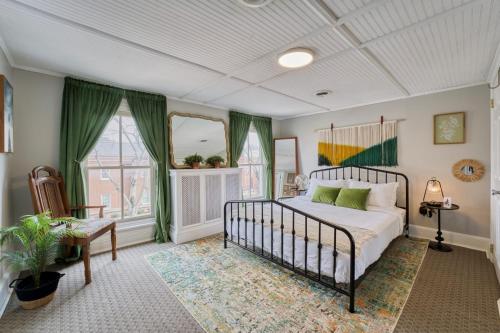 Top-Floor 1BR in Historic Capitol Hill near แคปปิตัล