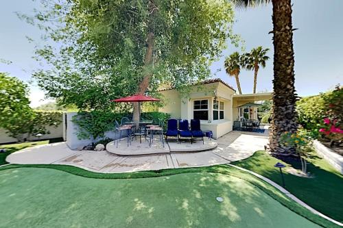 Stylish Desert Getaway - Near Dining & Festivals in La Quinta, USA