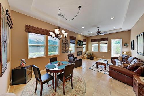 Stylish Desert Getaway - Near Dining & Festivals in La Quinta, USA