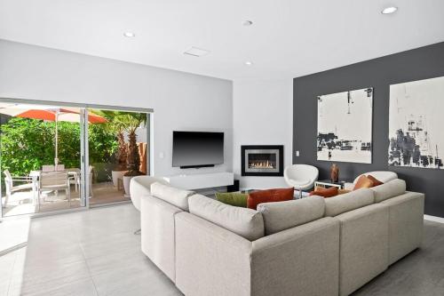 Spectacular Home in The Morrison w/ Private Pool in Palm Springs, USA