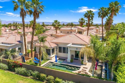 Lavish Desert Retreat W/ Pool & Hot Tub in La Quinta, USA