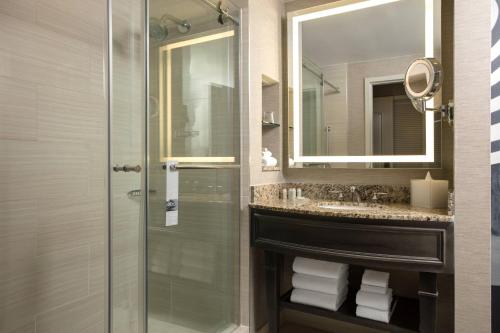 King Room image 4
