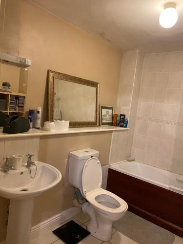 Comfy Apartment near Dublin Airport with FREE PARKING Comfy Apartment near Dublin Airport with FREE PARKING