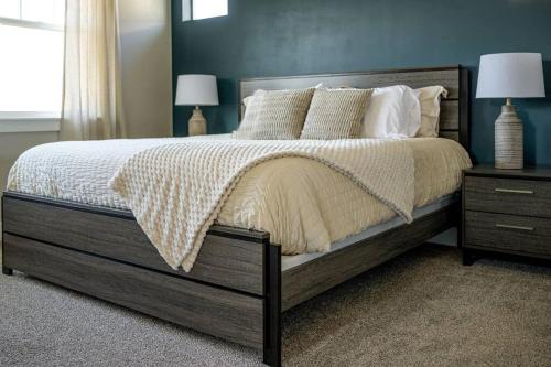 Kid-Friendly Retreat-King Bed & Steps from Nature in Belgrade, USA