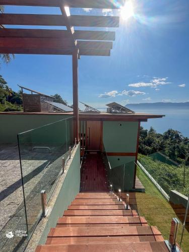 Casa moderna com vista mar panorâmica em Ilhabela Casa moderna com vista mar panorâmica em Ilhabela
