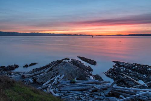 Menzies Manor #5 Penthouse-Charming Penthouse James Bay, Steps to the Ocean by Victoria Prime! in Victoria, Canada