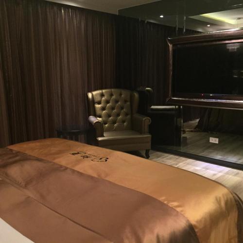 1 queen bed