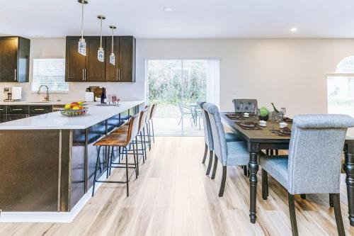 4-Bed 3 5-Bath Getaway Newly Remodeled in Palm Coast, USA