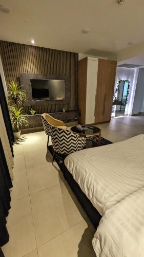 Penta Square - Luxury Studio Suite