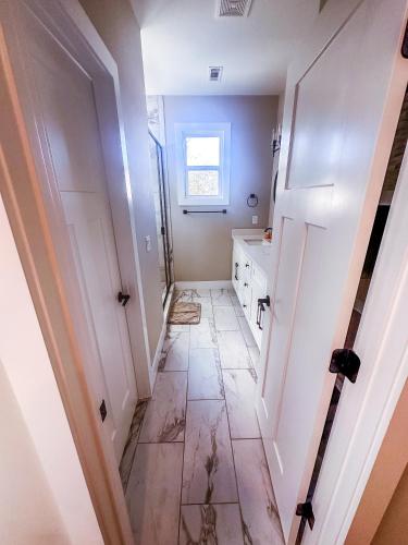 7 Min from Broadway! 3 Bed 2.5 Bath Sleeps 10+ in Nashville, USA