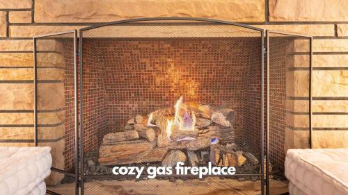 Dream home w fireplace amenities & tons of space in Birmingham, USA
