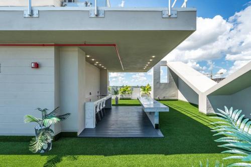 Stylish Apt with Pool and Gym near beach in Hollywood, USA