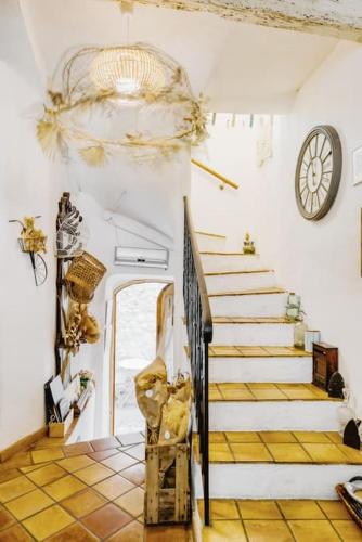 Chambre atypique dans café healthy (Chambre atypique dans cafe healthy) in Saint-Paul-de-Vence