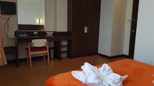 PearLi View Hotel - Tap to explore photos