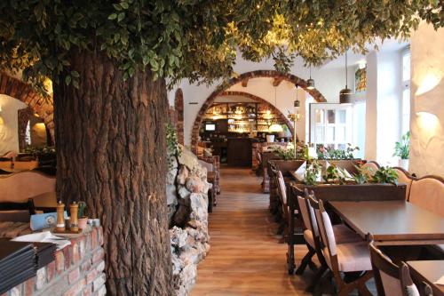 ห้องอาหาร, Hotel Restaurant Adria Kroatien in บัด เอมส์