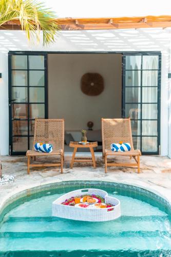 Villa Aurelia - 2 Bedrooms Rooftop Villa in Canggu - image 4