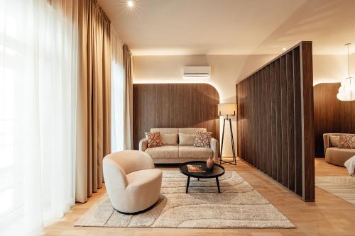House of Ble - image 3