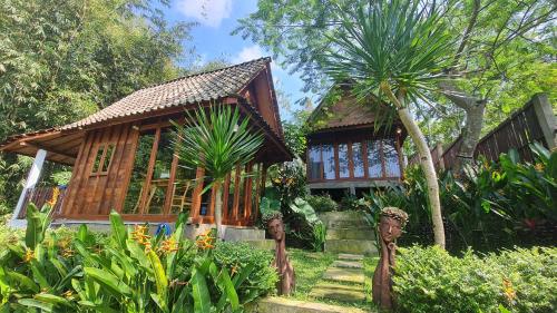 RUMAH KAYU MATARAJA VILLA - TABANAN, Bali