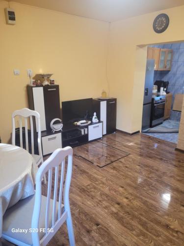 Casa OPRIȚA (Casa OPRITA) in Retezat