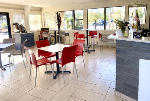 Super 8 by Wyndham Albuquerque Downtown