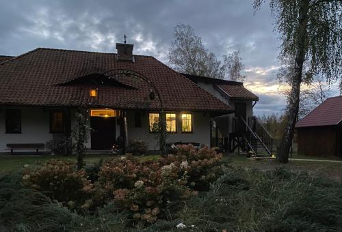 Królowa Luiza i Wiking (Krolowa Luiza i Wiking) in Старе Яблонське