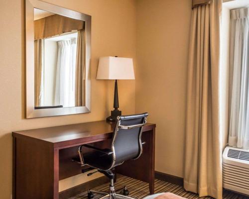 Standard Queen Room with Two Queen Beds with Sitting Area