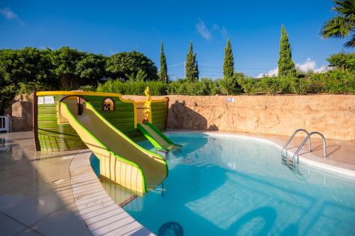 db Seabank Resort + Spa - image 2