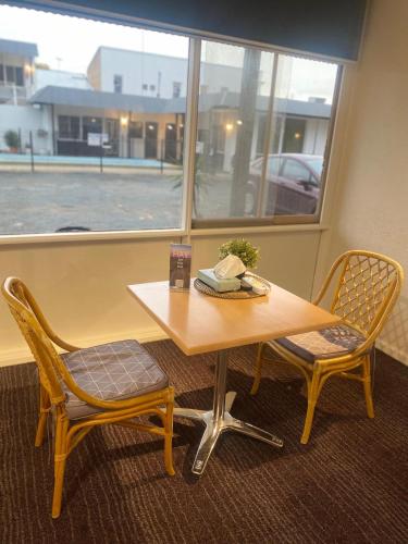 โรงแรมค็อบอินแลนเดอร์ (Cobb Inlander Motel) in เฮย์