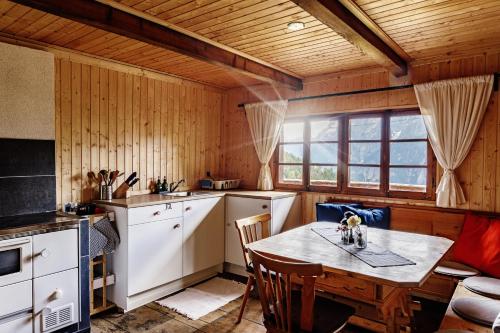 virtuve, Flasswiesen Alm - ruhige Almhütte in Osttirol (Flasswiesen Alm - ruhige Almhutte in Osttirol) in Assling